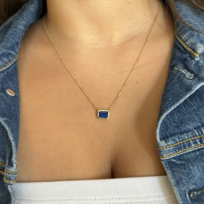 2 Ct Emerald Birthstone Bezel Pendant Necklace