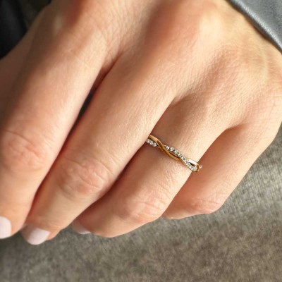Twisted Vine Wedding Band