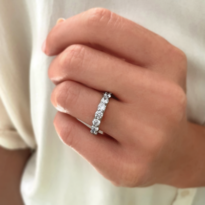 1.50 Ctw Ten Stone Round Moissanite Pavé Classic Wedding Band