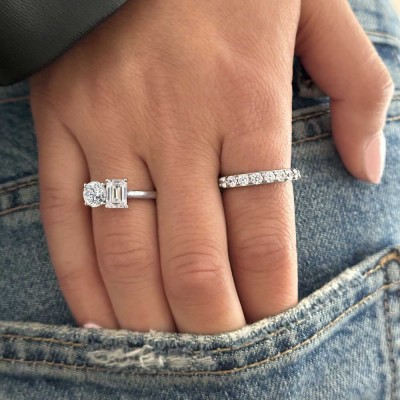 2 Ctw Round & Emerald Birthstone Toi et Moi Two Stone Ring