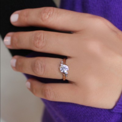 2 Ct Round Colorless Lab DiamondFern Solitarie Engagement Ring