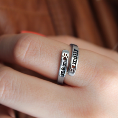 Overlapping Paw Print Pet Name Ring